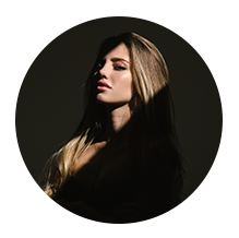 Contraluz para crear siluetas o atmósferas dramáticas